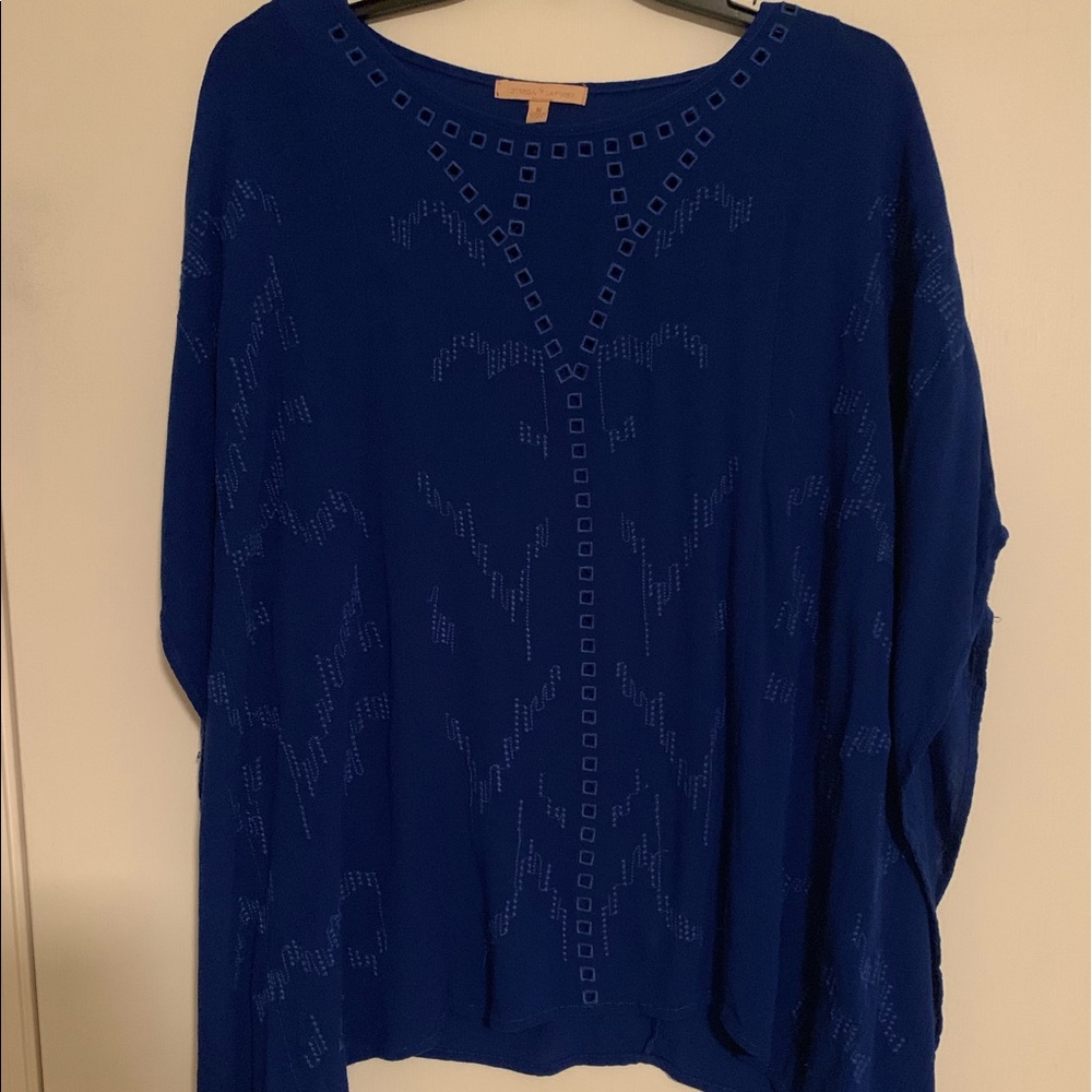 Flowy blue tee!